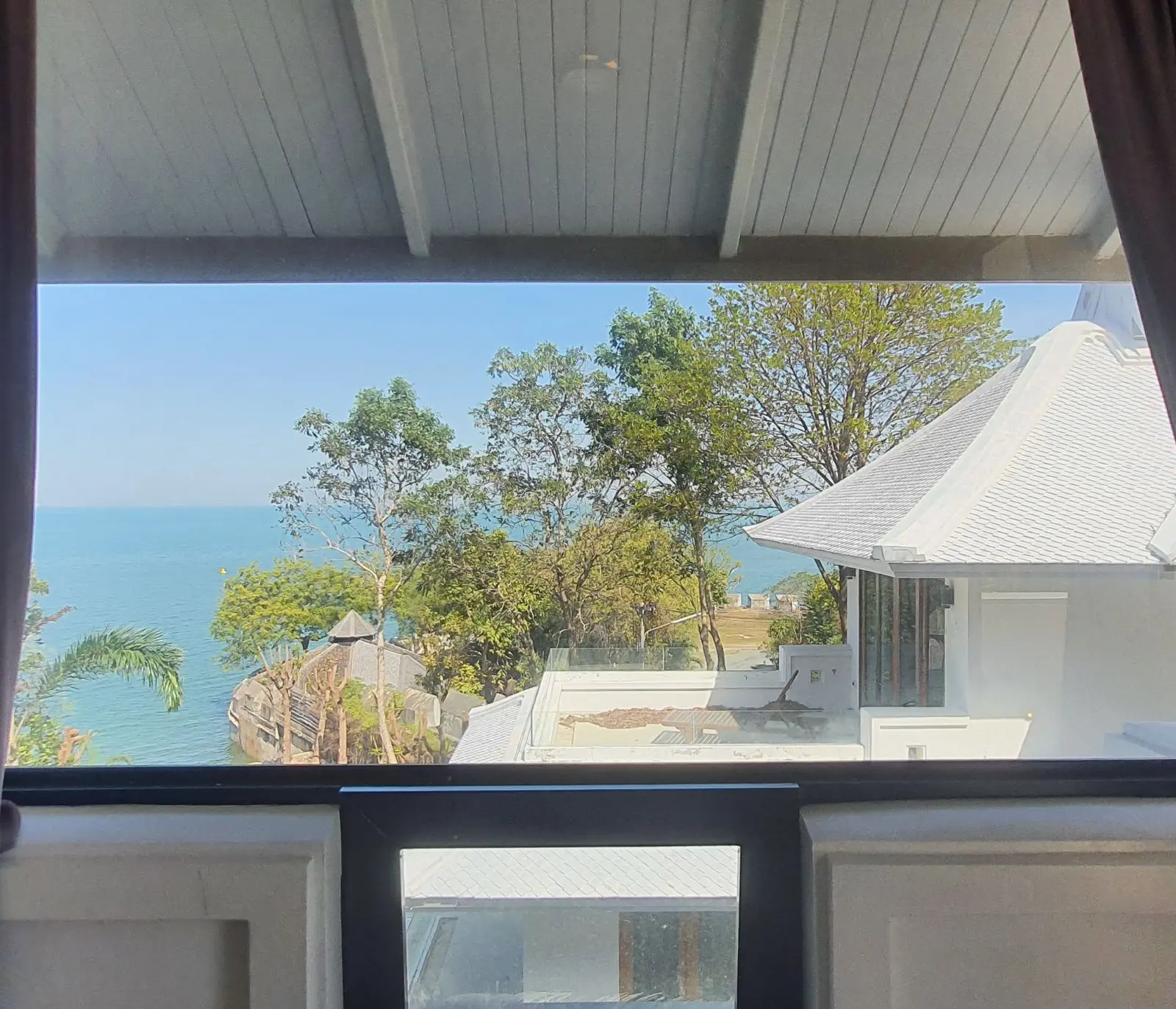 Private Beachfront Pool Villa House — house for sale in Bang Lamung