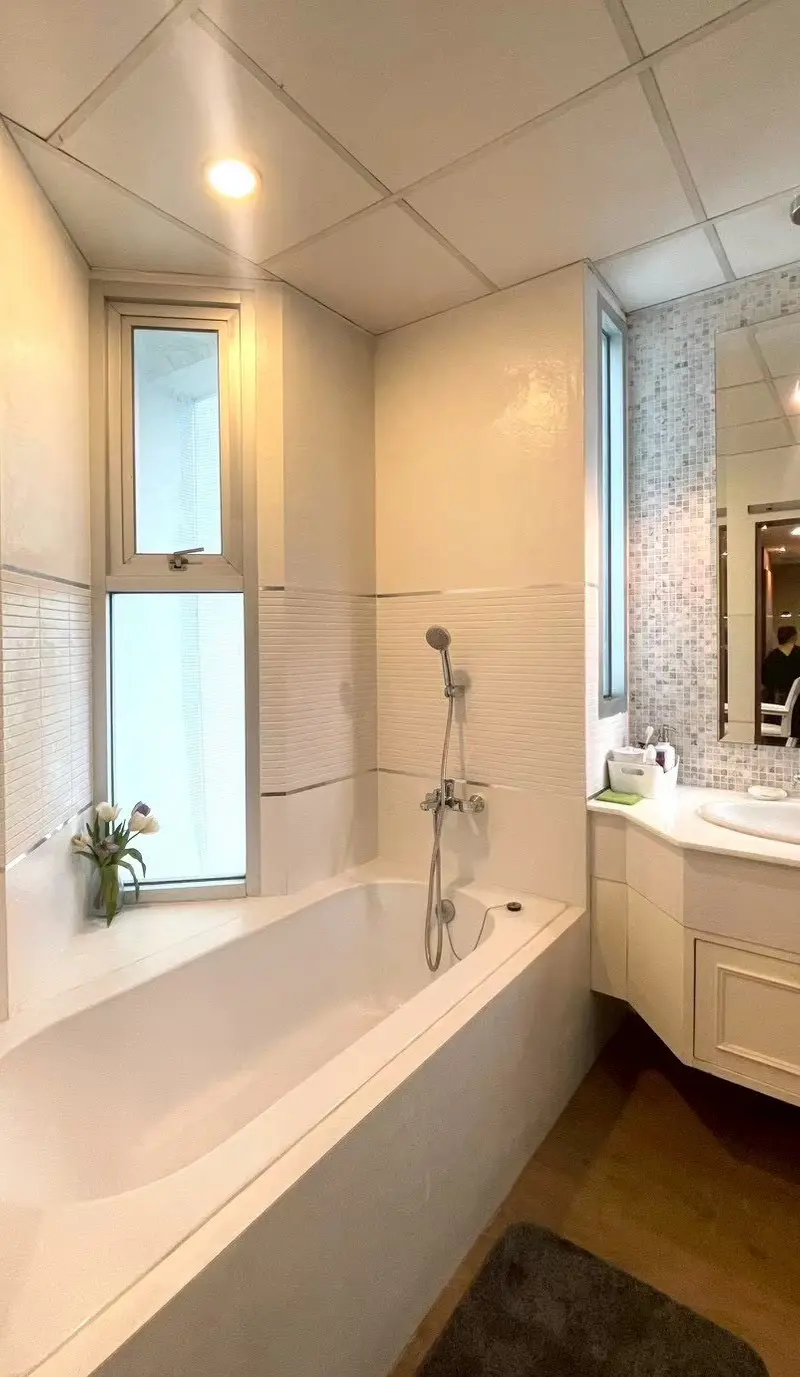 Sathorn House Condominium — photo 24