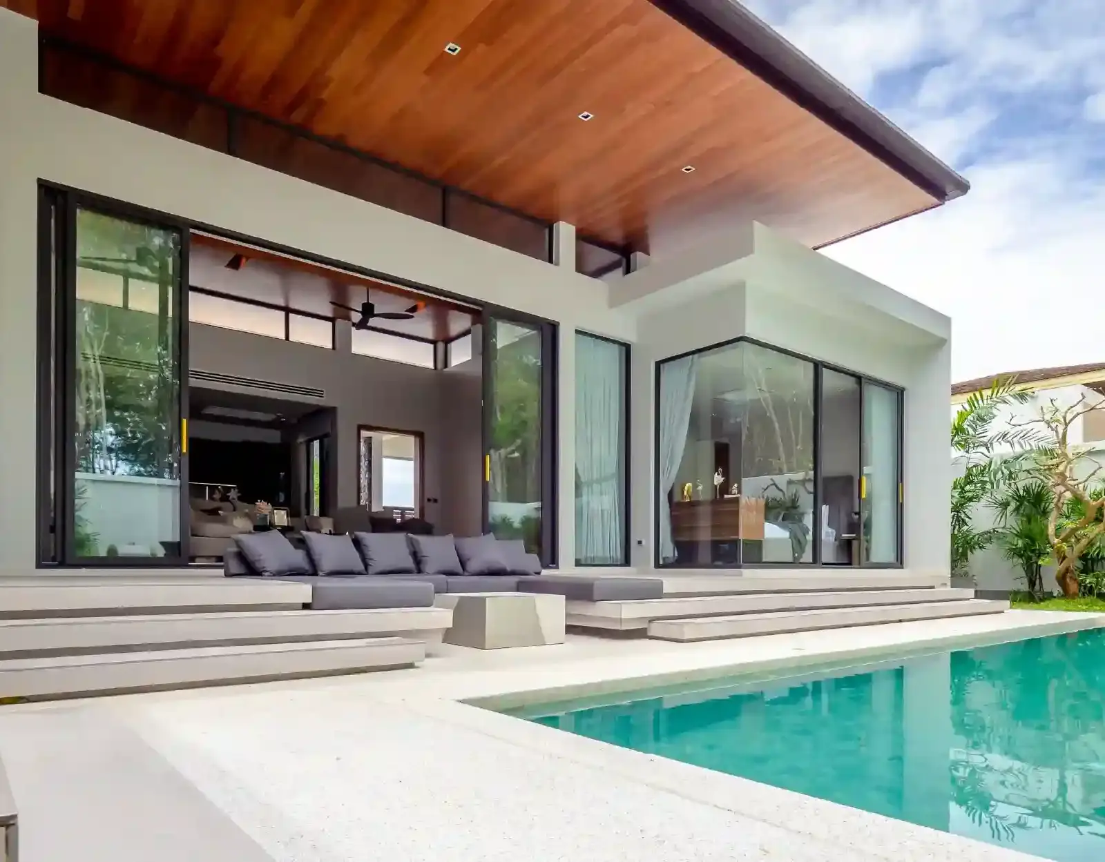 Botanica Four Seasons - Autumn Modern Loft