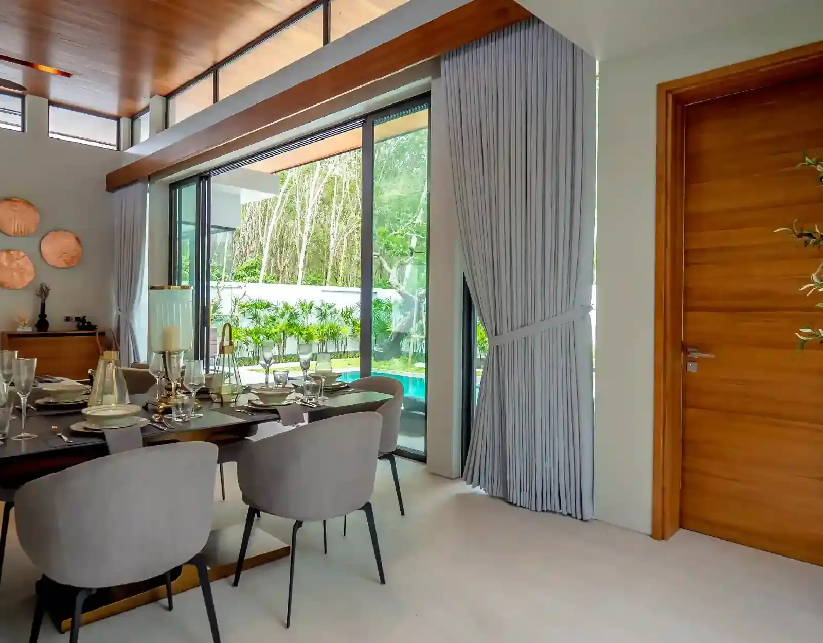 Botanica Four Seasons - Autumn Modern Loft