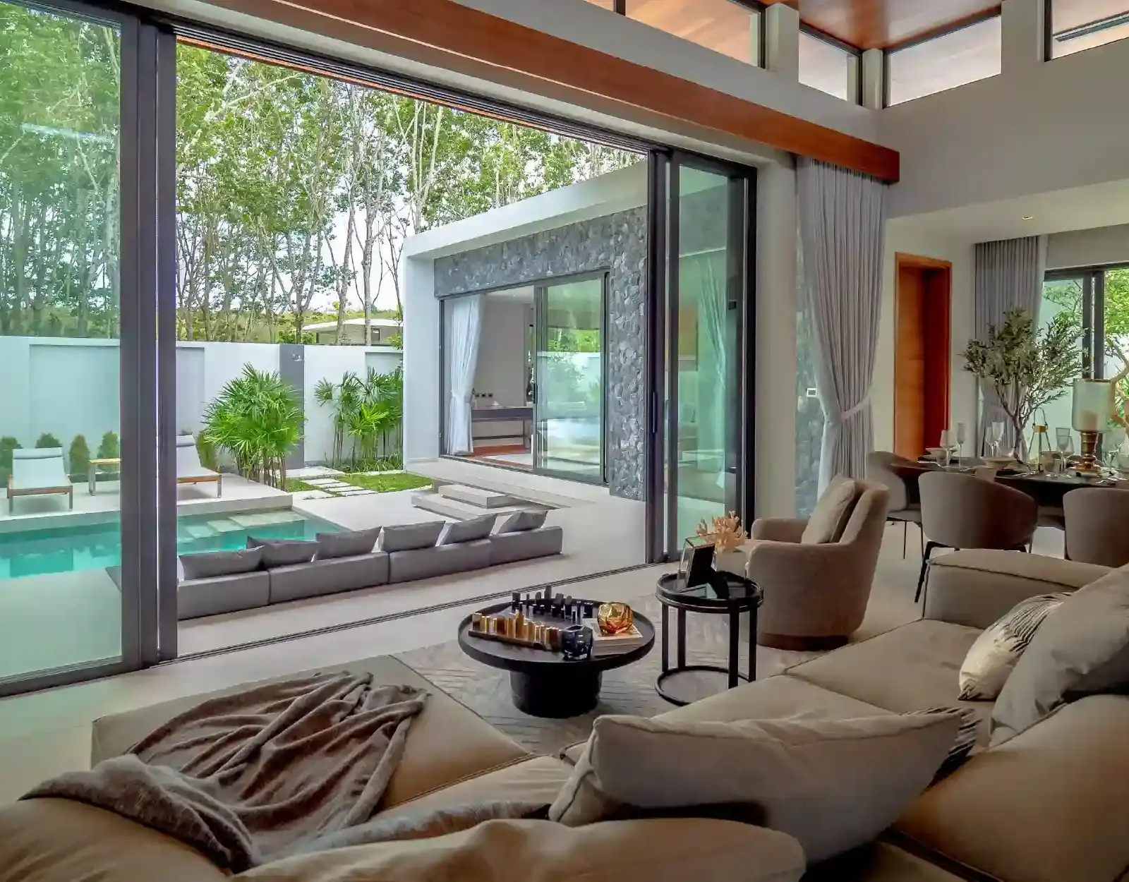 Botanica Four Seasons - Autumn Modern Loft