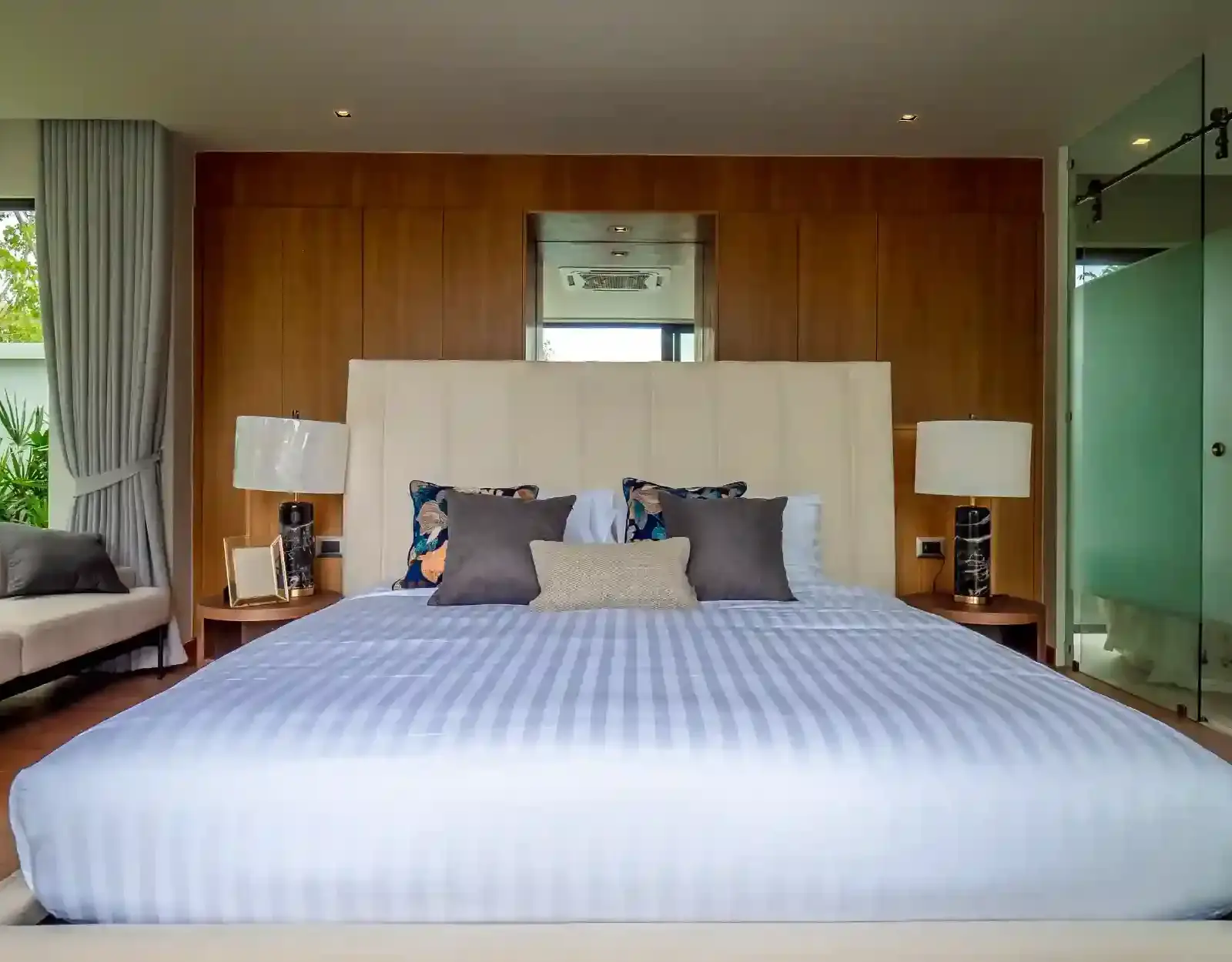 Botanica Four Seasons - Autumn Modern Loft
