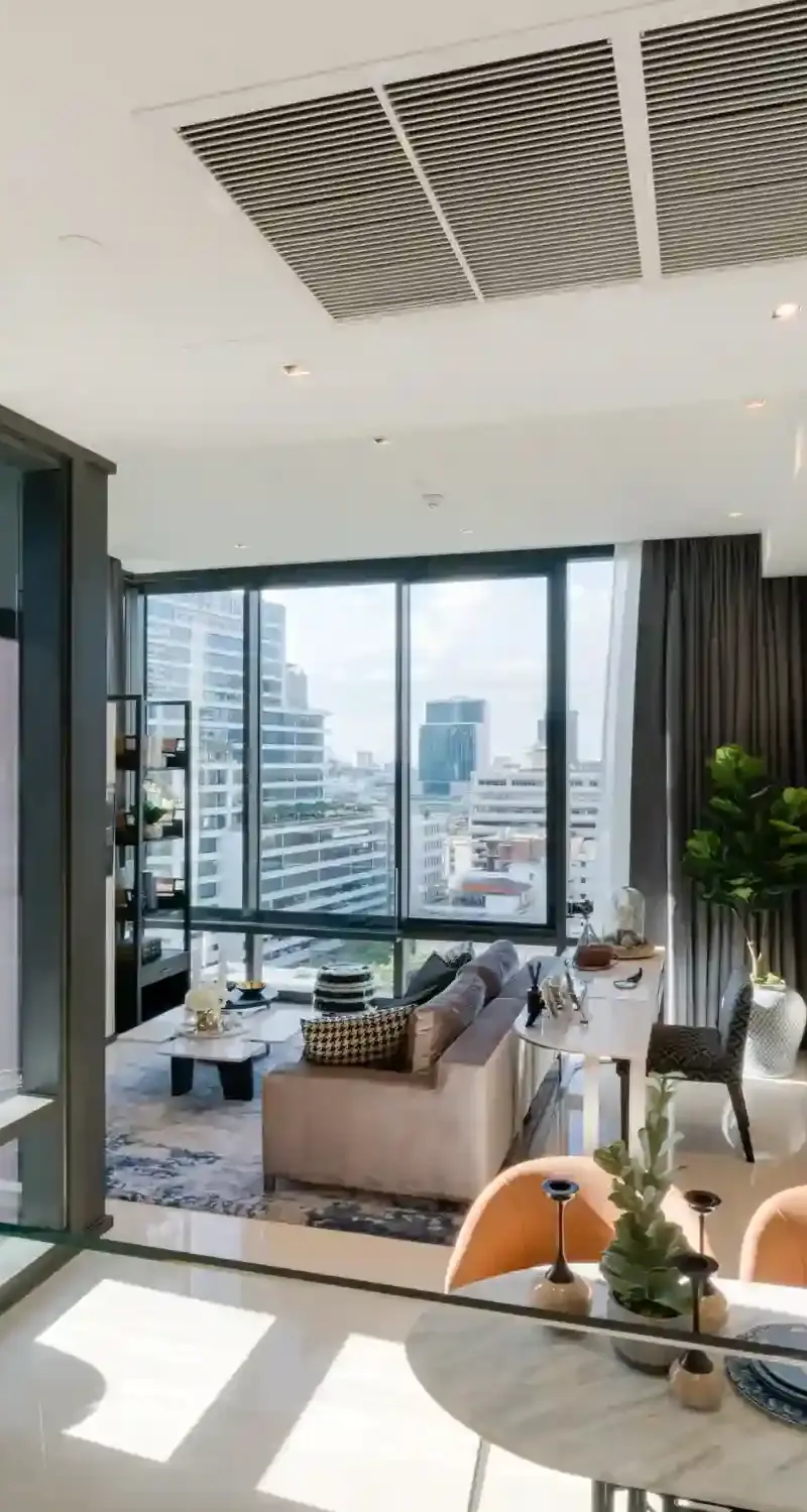 Ashton Silom