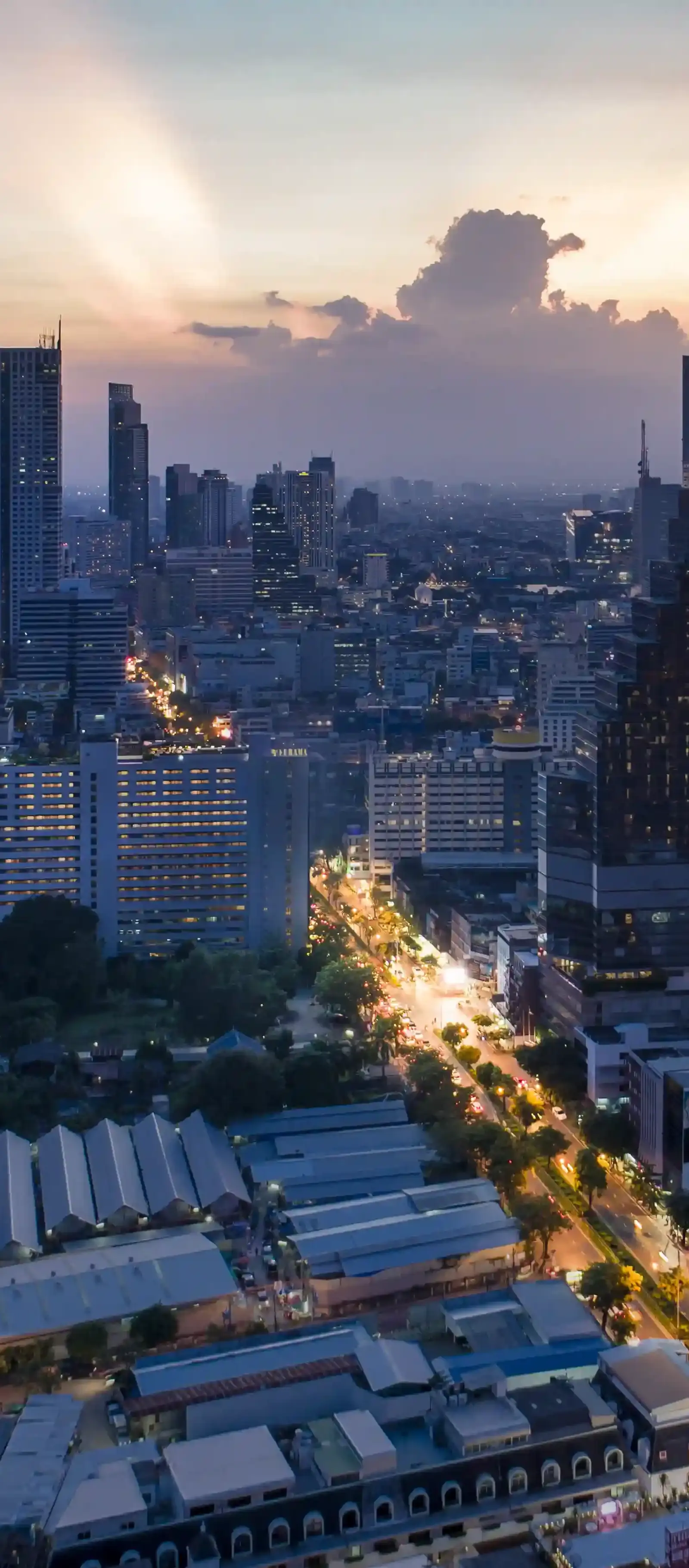 Ashton Silom