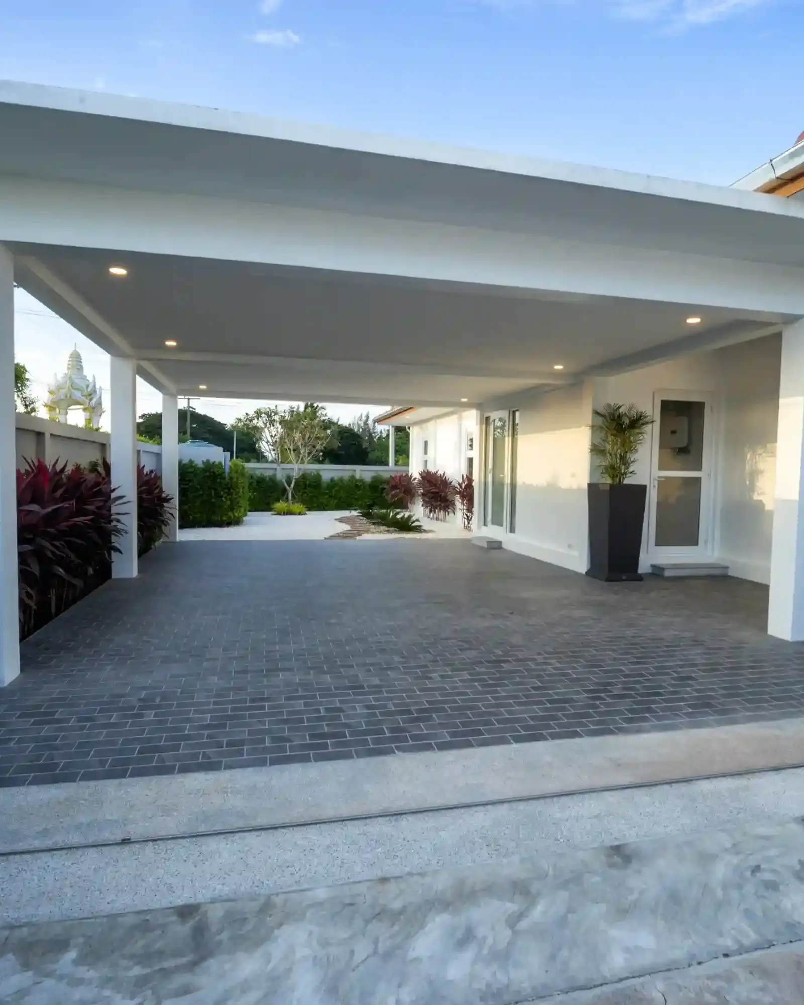 Mali Lotus Executive